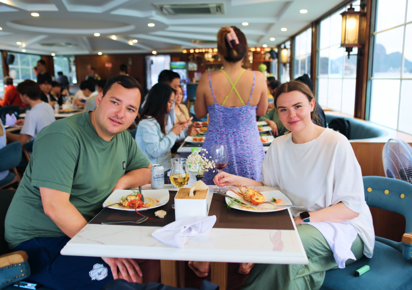 image-halong-catamaran-restaurant-4.jpg