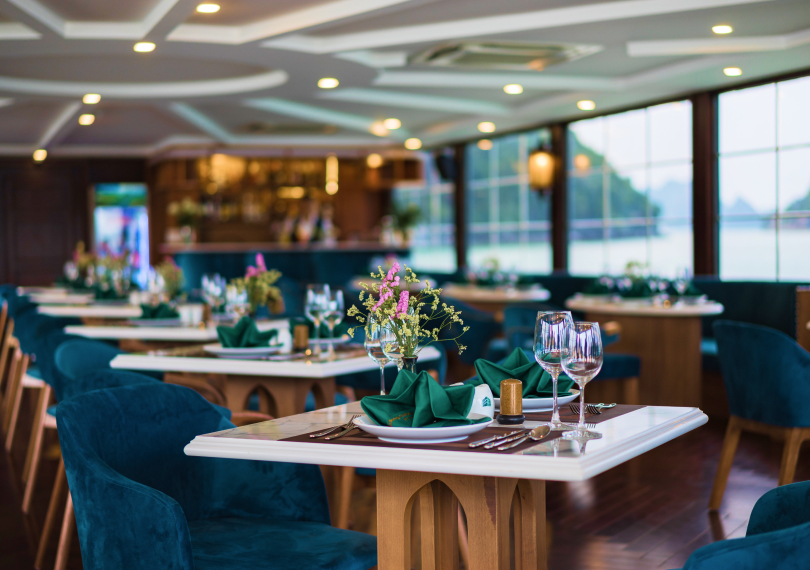 image-halong-catamaran-restaurant-11.jpg