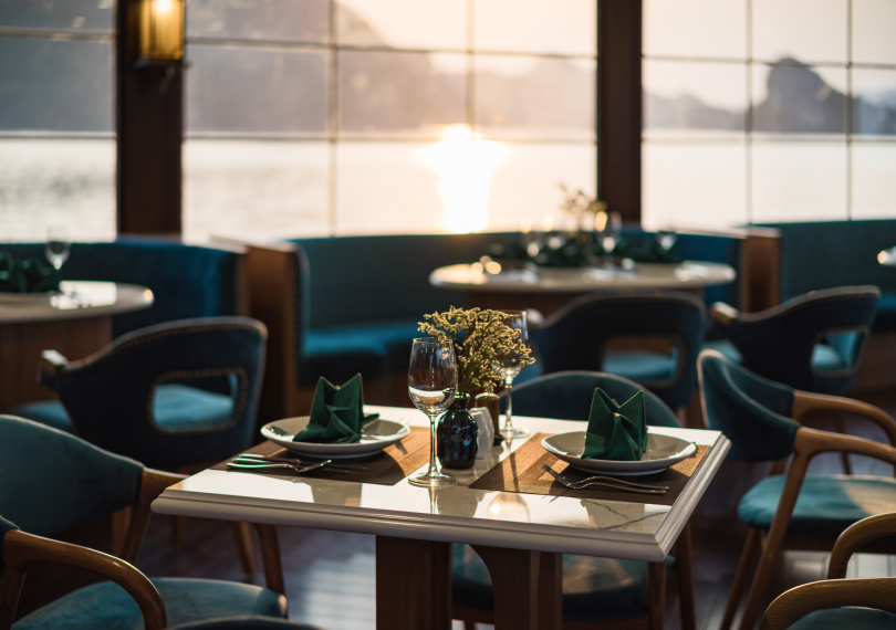image-halong-catamaran-restaurant-14.jpg